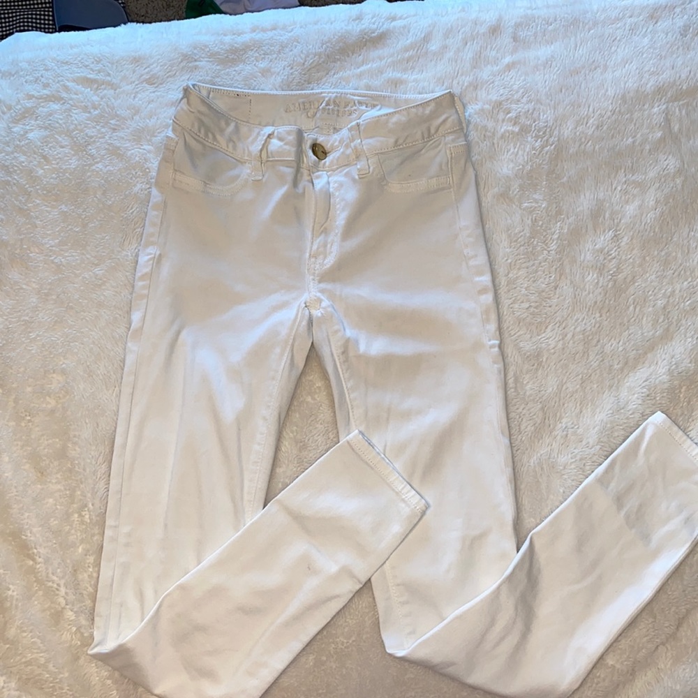 White skinny jeans
